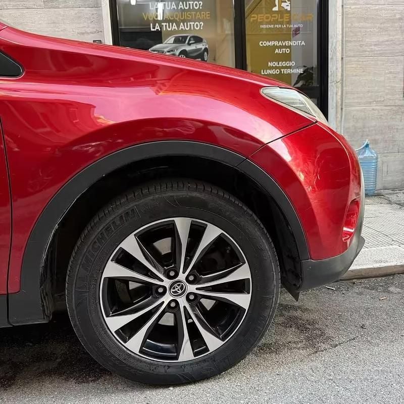 Usata Toyota RAV4 Lounge 124 CV (91 kW) 2014 Rosso SUV