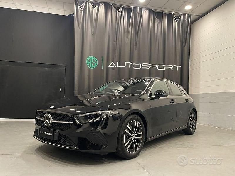 Usata Mercedes A180 AMG Line Premium 136 CV (100 kW) 2024 Nero Berlina