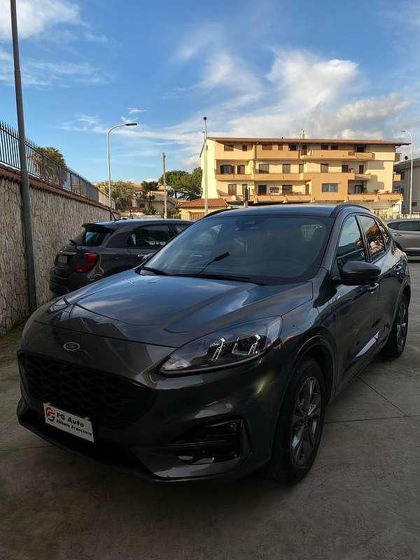 Usata Ford Kuga ST-Line 152 CV (111 kW) 2022 Grigio SUV
