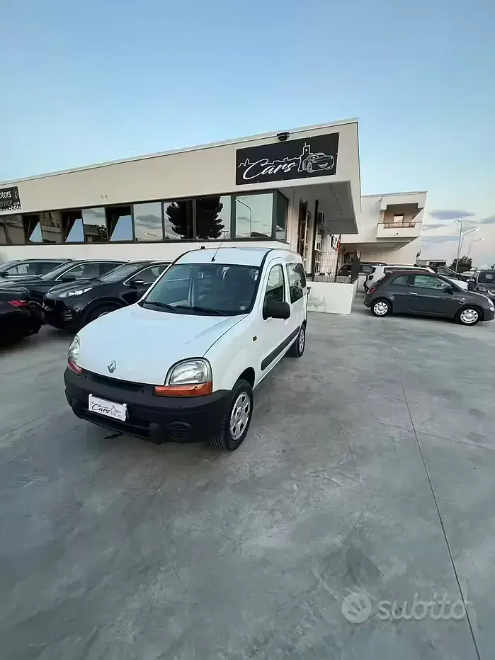Usata Renault Kangoo 95 CV (69 kW) 2003 Bianco Monovolume