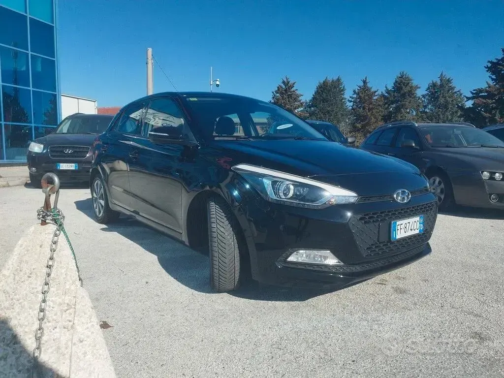 Usata Hyundai i20 75 CV (55 kW) 2016 Nero Berlina