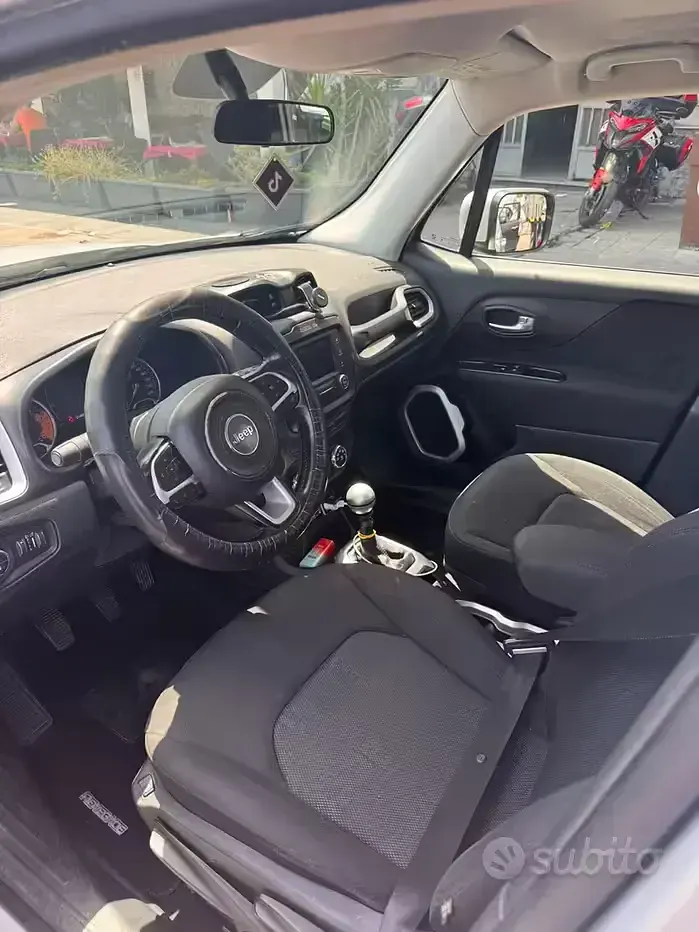 Usata Jeep Renegade 120 CV (88 kW) 2014 Grigio SUV