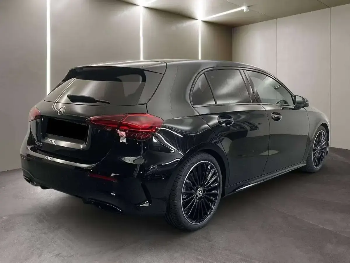 Nuova Mercedes A200 AMG 163 CV (119 kW) 2026 Cosmos black Berlina