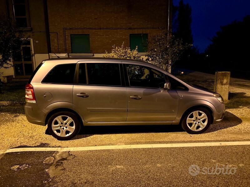 Usata Opel Zafira Edition 125 CV (91 kW) 2010 Blu/azzurro Monovolume