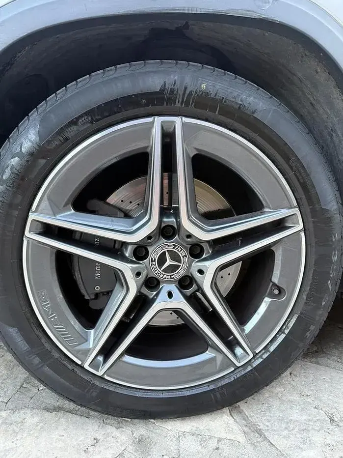 Usata Mercedes GLA200 AMG line 150 CV (110 kW) 2022 Grigio SUV