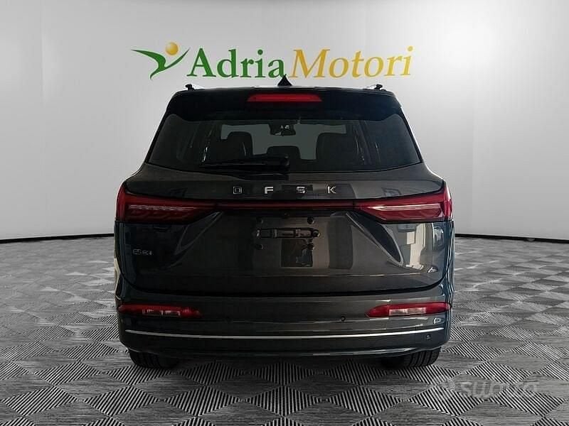 Nuova DFSK E5 184 CV (135 kW) 2025 Grigio scuro SUV