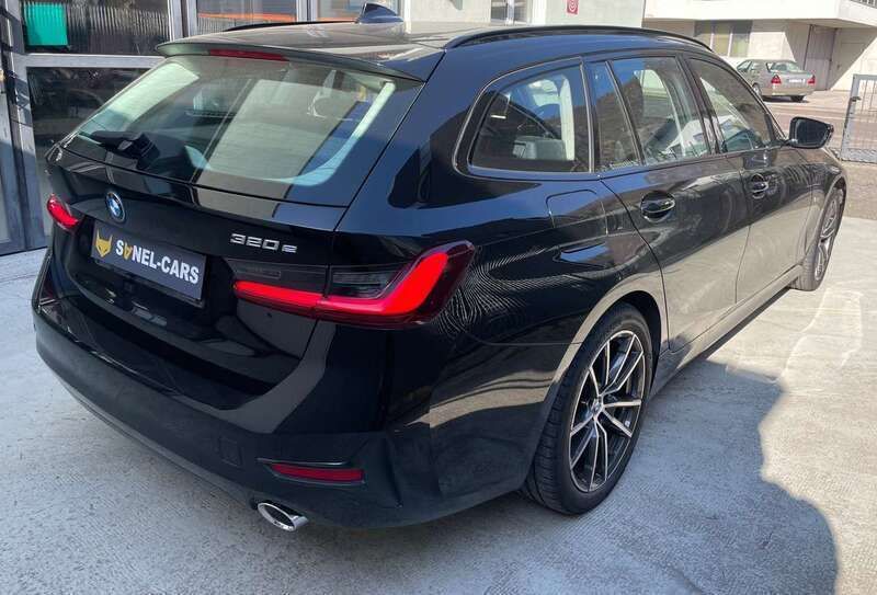 Usata BMW 320e Sport Line 204 CV (150 kW) 2022 Saphirschwarz Station wagon