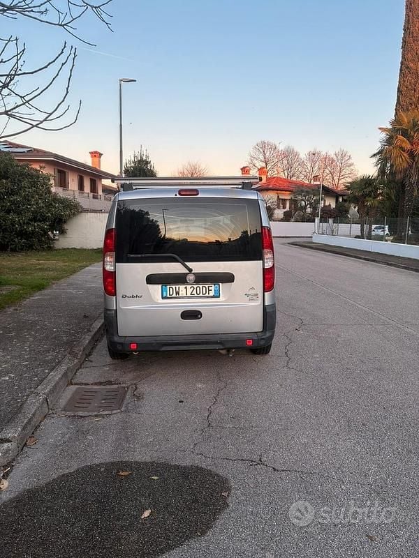Usata Fiat Doblò 103 CV (75 kW) 2009 Monovolume