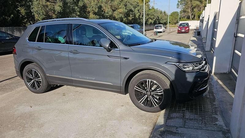 Usata VW Tiguan Elegance 150 CV (110 kW) 2024 Grigio SUV