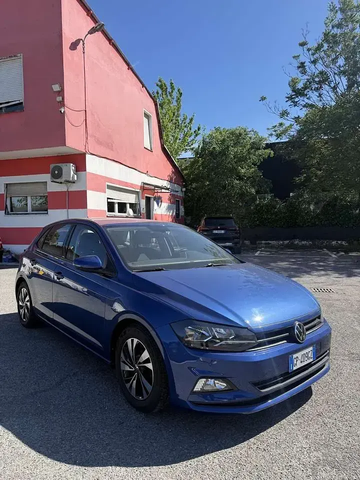 Usata VW Polo Highline 95 CV (69 kW) 2021 Blu/azzurro Utilitaria