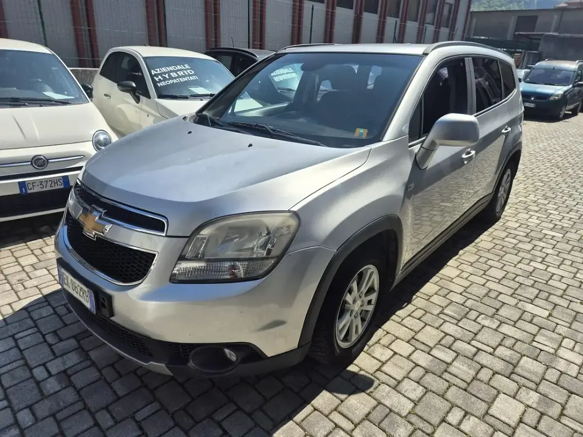 Usata Chevrolet Orlando LT 141 CV (103 kW) 2011 Nero Monovolume