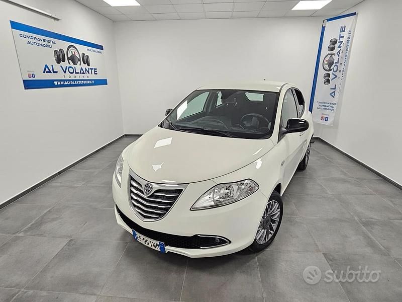Usata Lancia Ypsilon Platinum 69 CV (50 kW) 2013 Bianco Utilitaria
