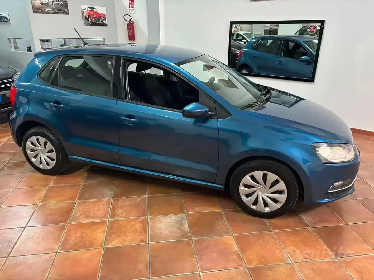 Usata VW Polo Trendline 75 CV (55 kW) 2016 Blu Berlina