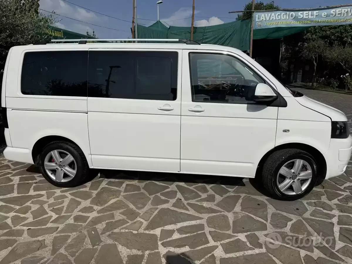 Usata VW Caravelle 180 CV (132 kW) 2010 Bianco Furgone