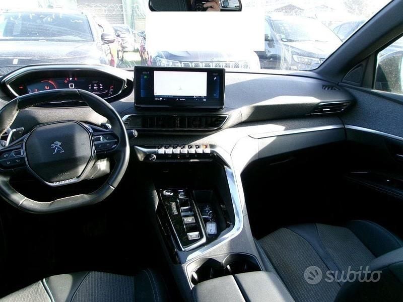 Usata Peugeot 5008 Allure 131 CV (96 kW) 2023 Grigio SUV