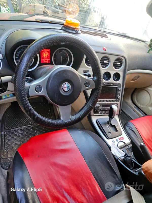 Usata Alfa Romeo 159 200 CV (147 kW) 2010 Rosso Berlina