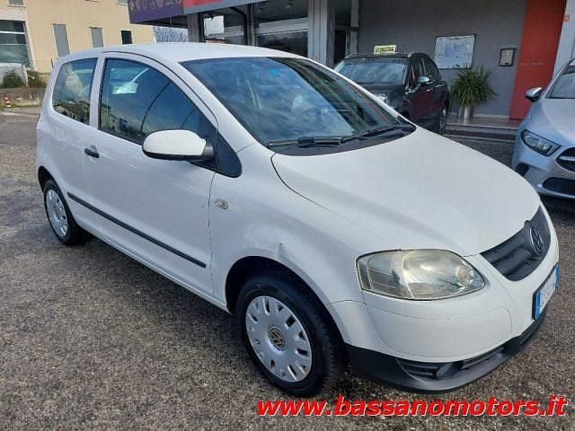 Usata VW Fox 54 CV (39 kW) 2006 Bianco pastello Utilitaria