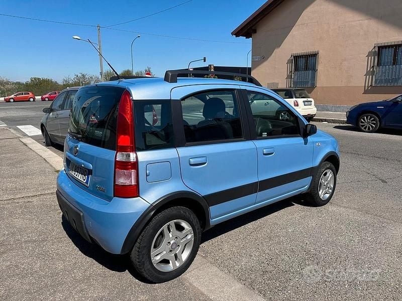 Begagnad Fiat Panda Climbing 60 HK (44 kW) 2009 Blå Halvkombi