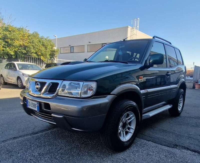 Verde Usata 2002 Nissan Terrano SUV | 9400 € (Cara) - Immagine 1/4
