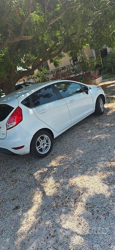 Usata Ford Fiesta Titanium 75 CV (55 kW) 2013 Utilitaria