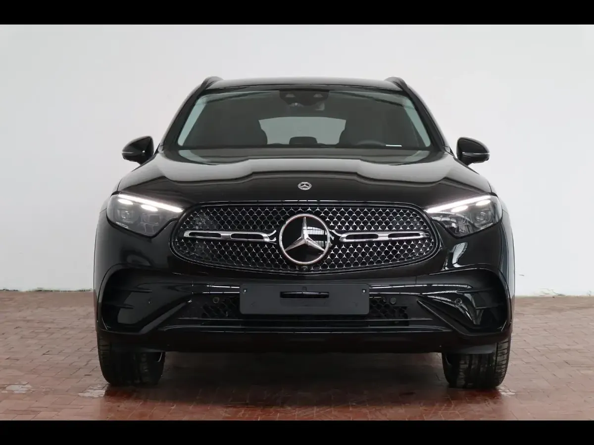 Usata Mercedes GLC220 AMG Line Premium 197 CV (144 kW) 2025 Nero SUV