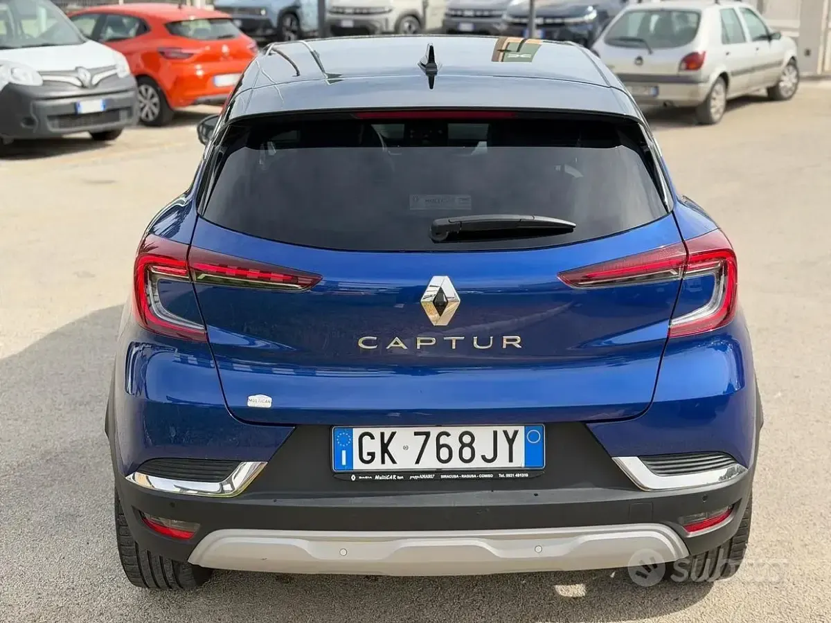 Usata Renault Captur Techno 101 CV (74 kW) 2023 Blu SUV
