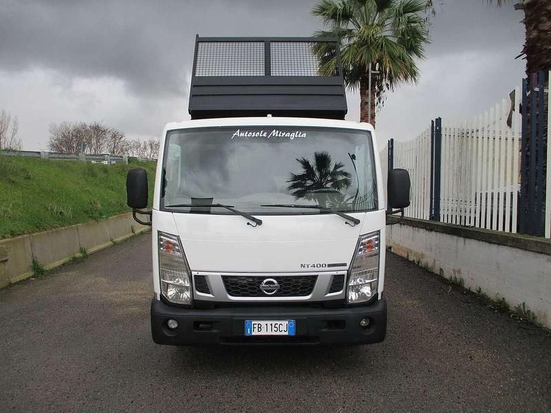 Usata Nissan Cabstar 136 CV (100 kW) 2015 Bianco Pick-up