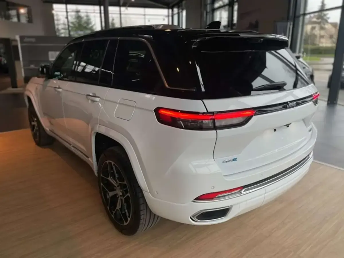 Usata Jeep Grand Cherokee Summit 379 CV (278 kW) 2023 Bianco SUV