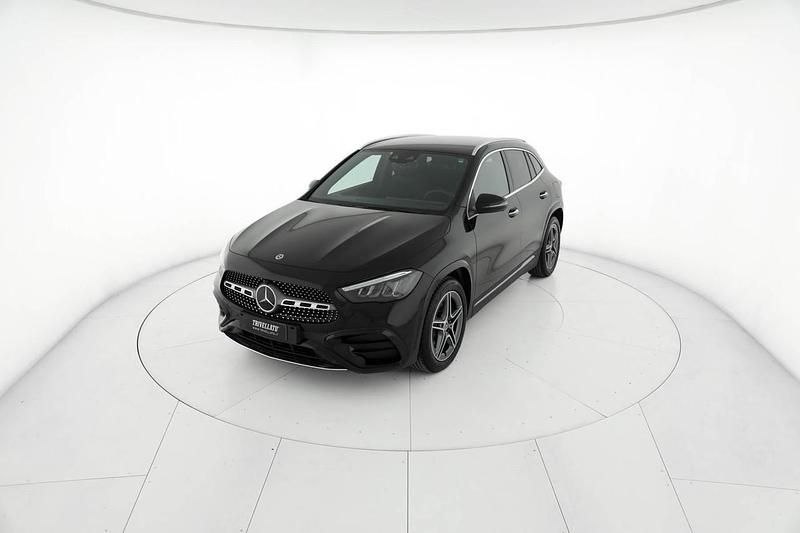 Usata Mercedes GLA200 AMG Line Premium 150 CV (110 kW) 2024 Nero SUV