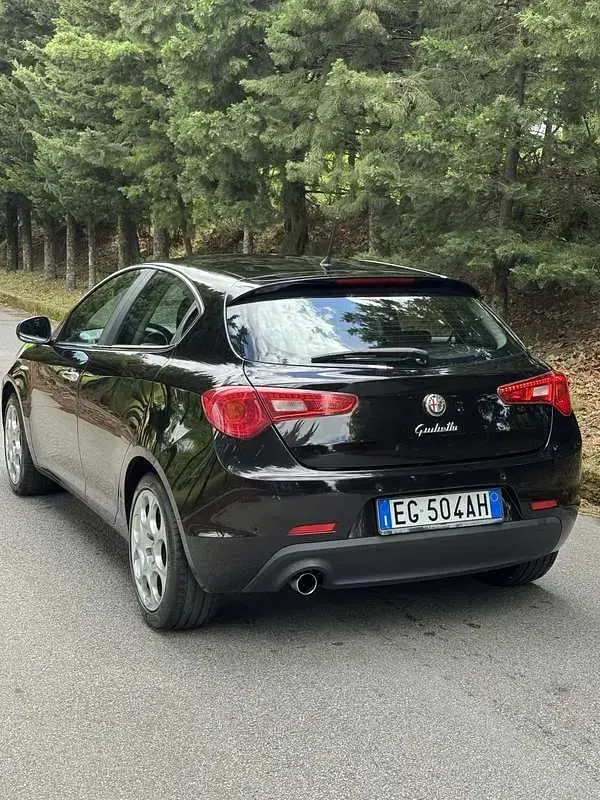 Second-hand Alfa Romeo Giulietta 105 CP (77 kW) 2011 Hatchback