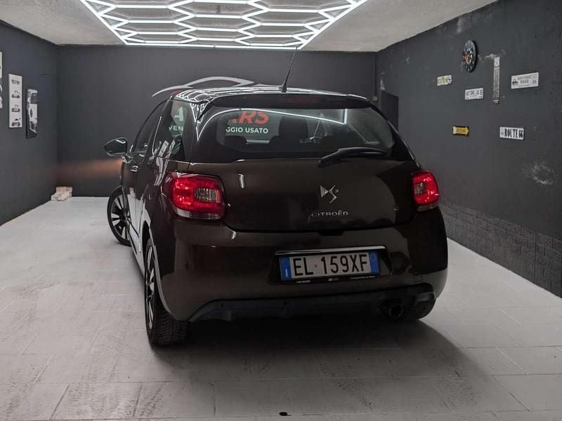 Usata Citroën DS3 Chic 95 CV (69 kW) 2012 Marrone Berlina