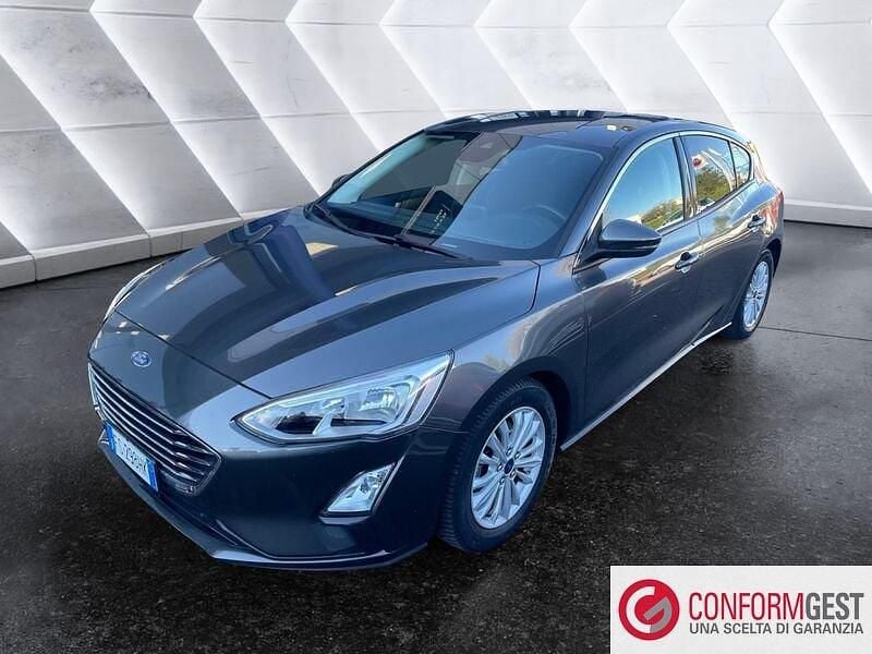 Grigio scuro Usata 2018 Ford Focus Titanium Due volumi | 11.590 € (Buon prezzo) - Immagine 1/4