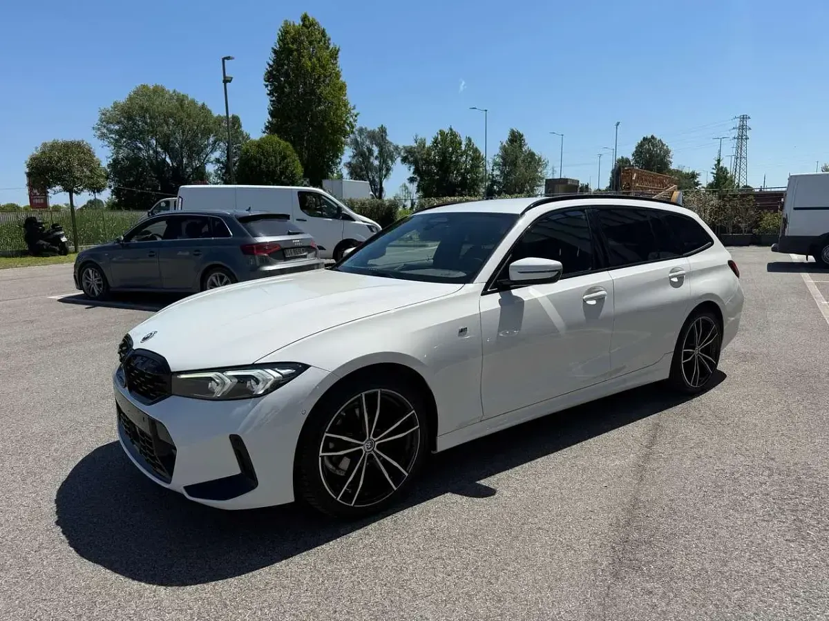 Usata BMW 318 M Sport 150 CV (110 kW) 2024 Bianco metalizzato Station wagon
