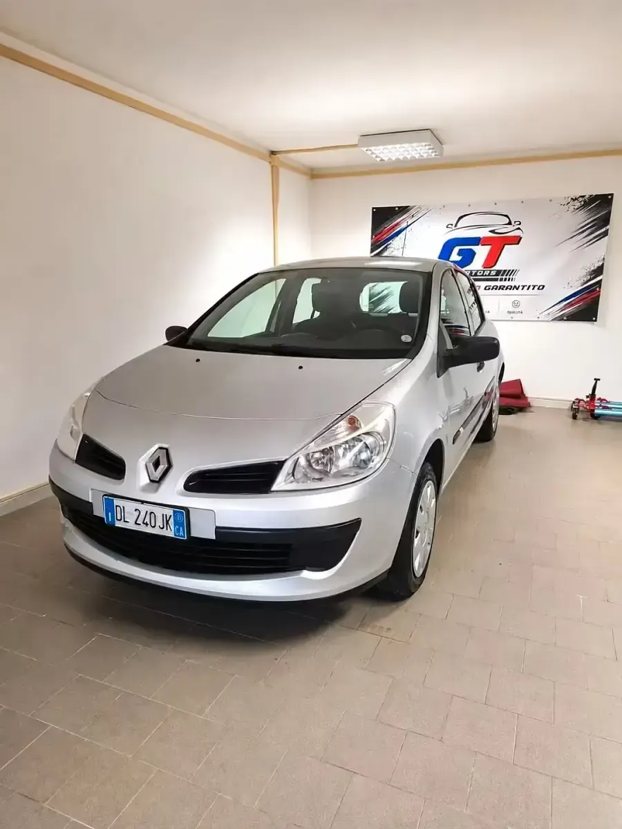 Usata Renault Clio II Dynamique 75 CV (55 kW) 2007 Berlina