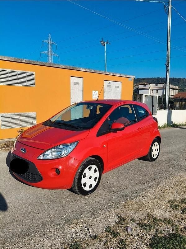 Usata Ford Ka Titanium 69 CV (50 kW) 2014 Rosso Utilitaria