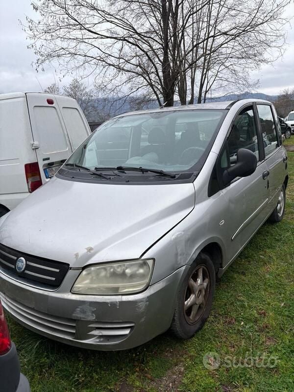 Usata Fiat Multipla Dynamic 120 CV (88 kW) 2006 Grigio Monovolume