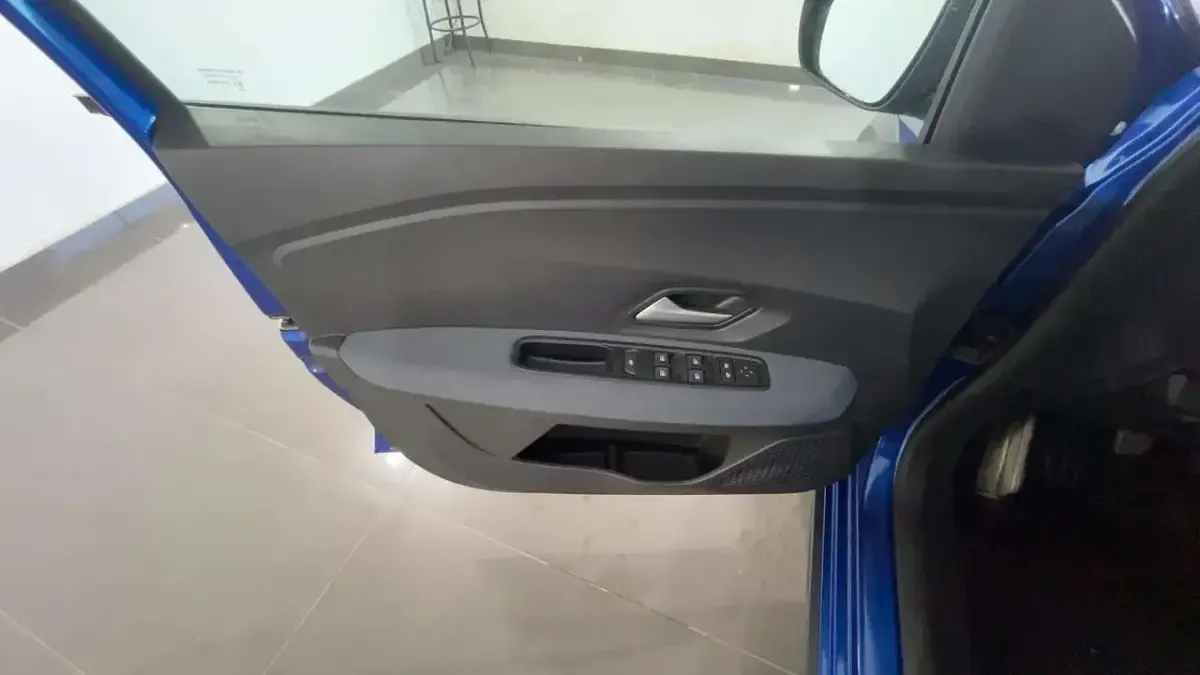 Nuova Dacia Sandero Expression 122 CV (89 kW) 2026 Blu/azzurro Berlina