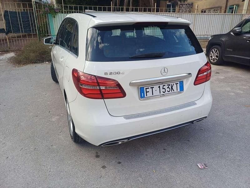 Usata Mercedes B200 136 CV (100 kW) 2019 Bianco Monovolume
