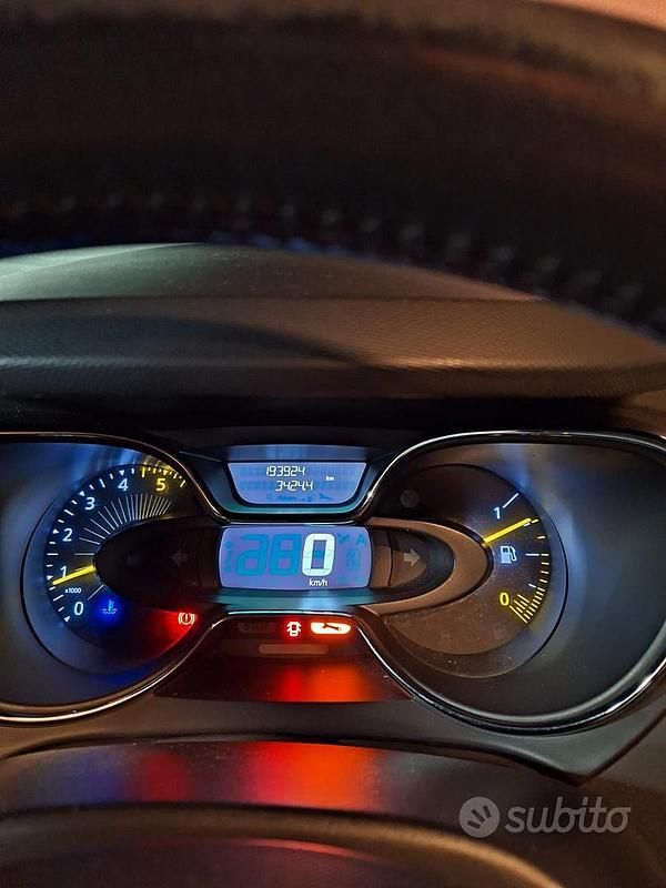 Usata Renault Captur 90 CV (66 kW) 2013 Blu SUV