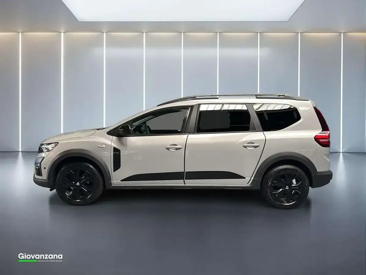 Usata Dacia Jogger Extreme 101 CV (74 kW) 2022 Grigio lunare Monovolume