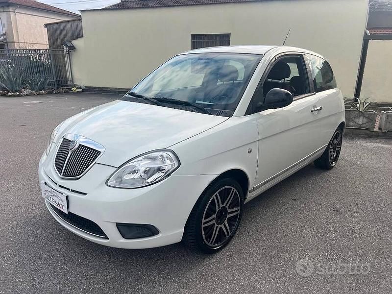 Usata Lancia Ypsilon 69 CV (50 kW) 2010 Bianco Utilitaria