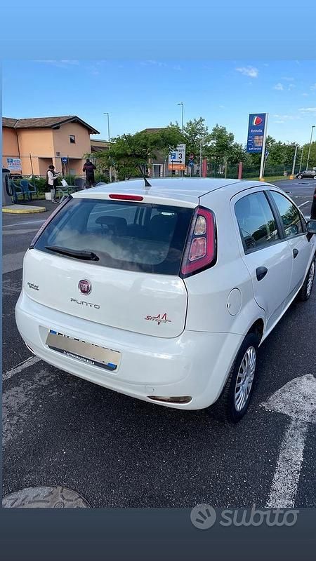 Usata Fiat Punto 77 CV (56 kW) 2013 Bianco Berlina