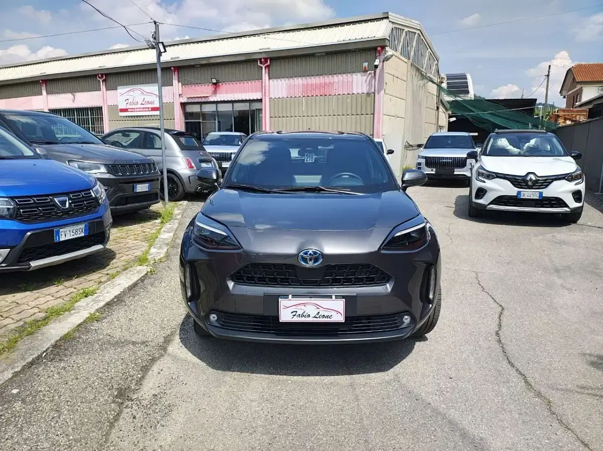 Usata Toyota Yaris Cross Trend 92 CV (67 kW) 2022 Grigio SUV