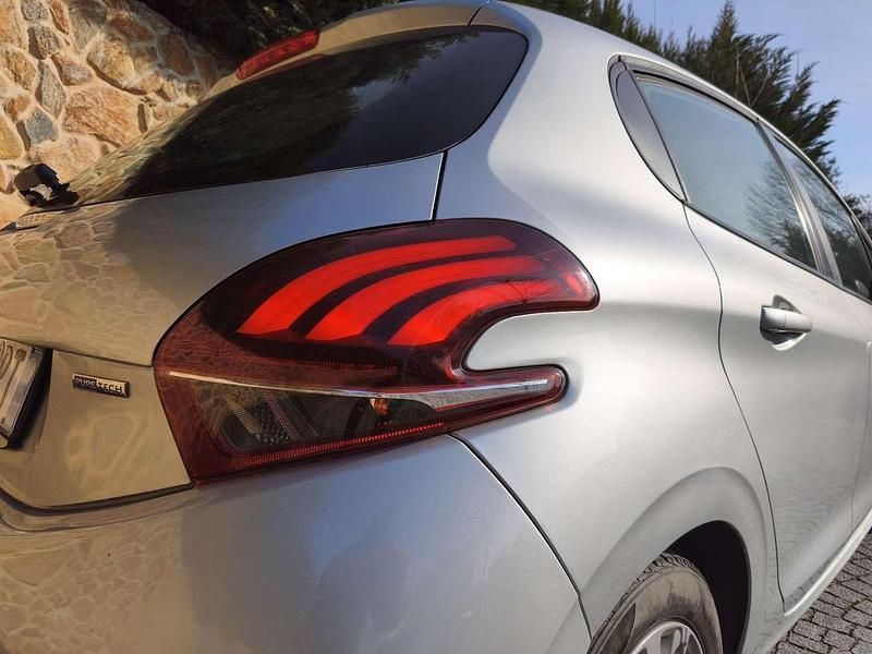 Usata Peugeot 207 73 CV (53 kW) 2017 Argento Berlina