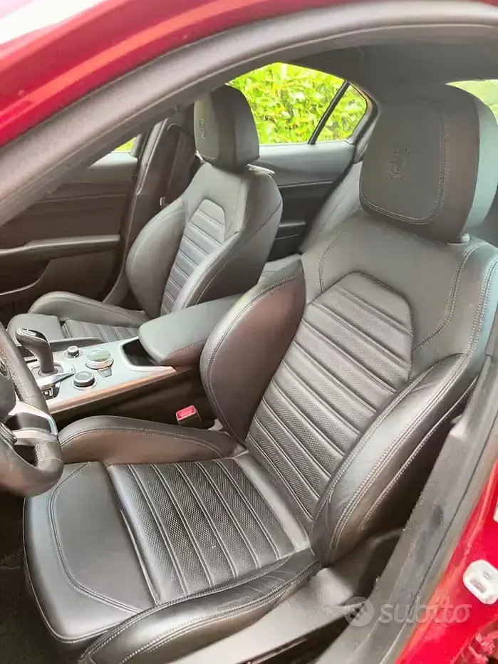 Usata Alfa Romeo Giulia 160 CV (117 kW) 2023 Rosso Berlina