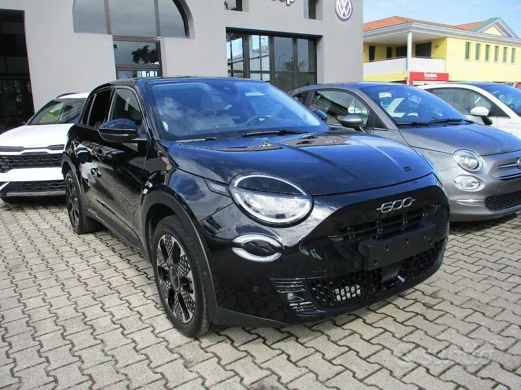 Usata Fiat 600 La Prima 101 CV (74 kW) 2025 Nero SUV