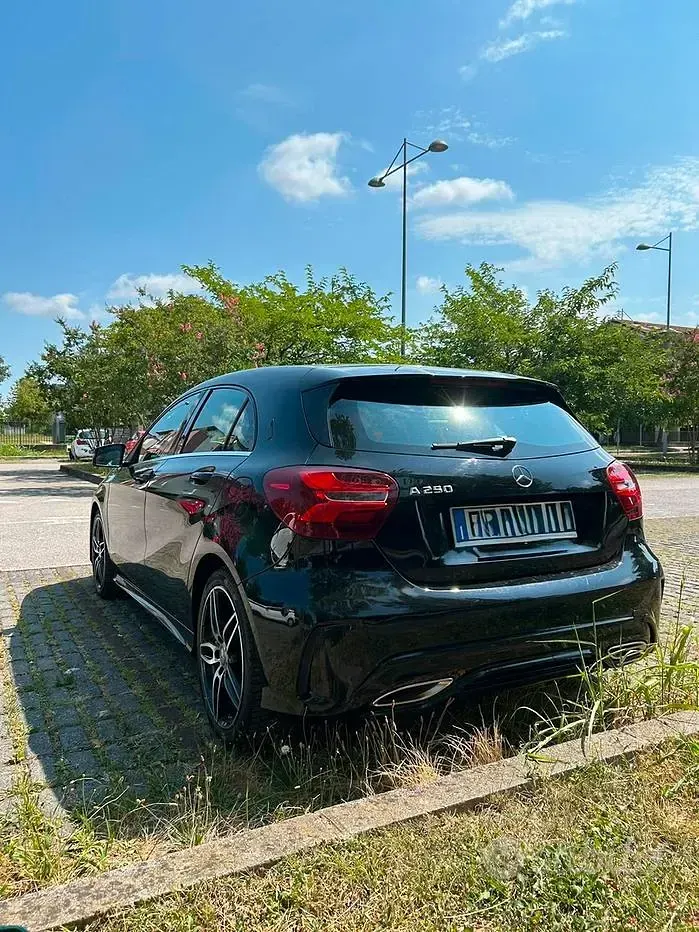 Usata Mercedes A250 211 CV (155 kW) 2016 Nero Utilitaria