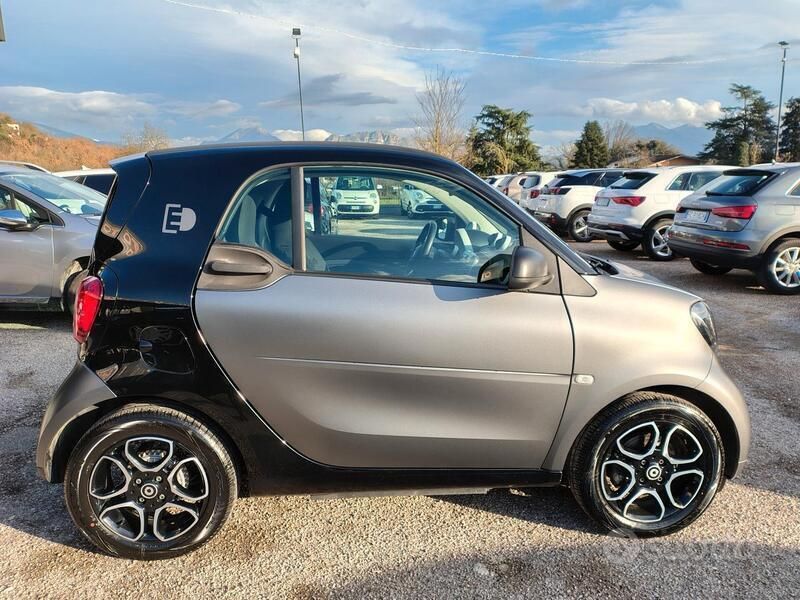 Usata Smart ForTwo Electric Drive Passion 41 kW (56 CV) 2018 Grigio Berlina
