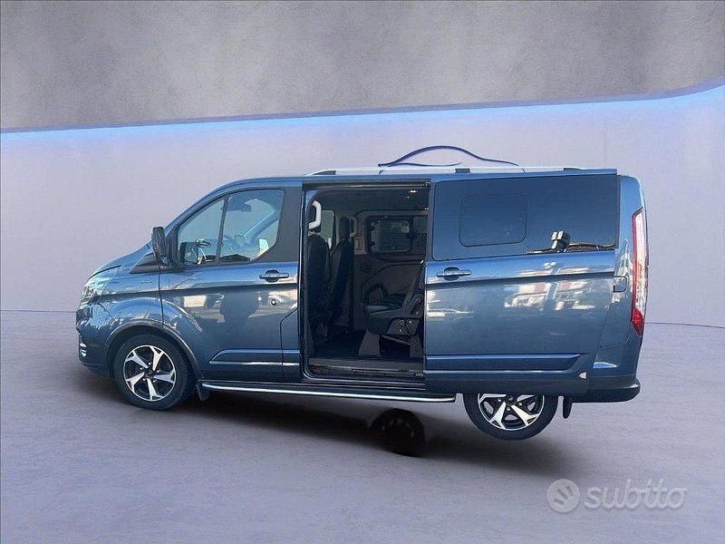 Usata Ford Tourneo Active 170 CV (125 kW) 2022 Blu Monovolume