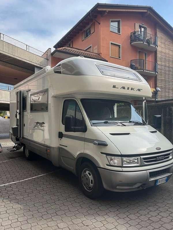 Bianco Usata 2005 Iveco Daily Monovolume | 36.000 € - Immagine 1/4